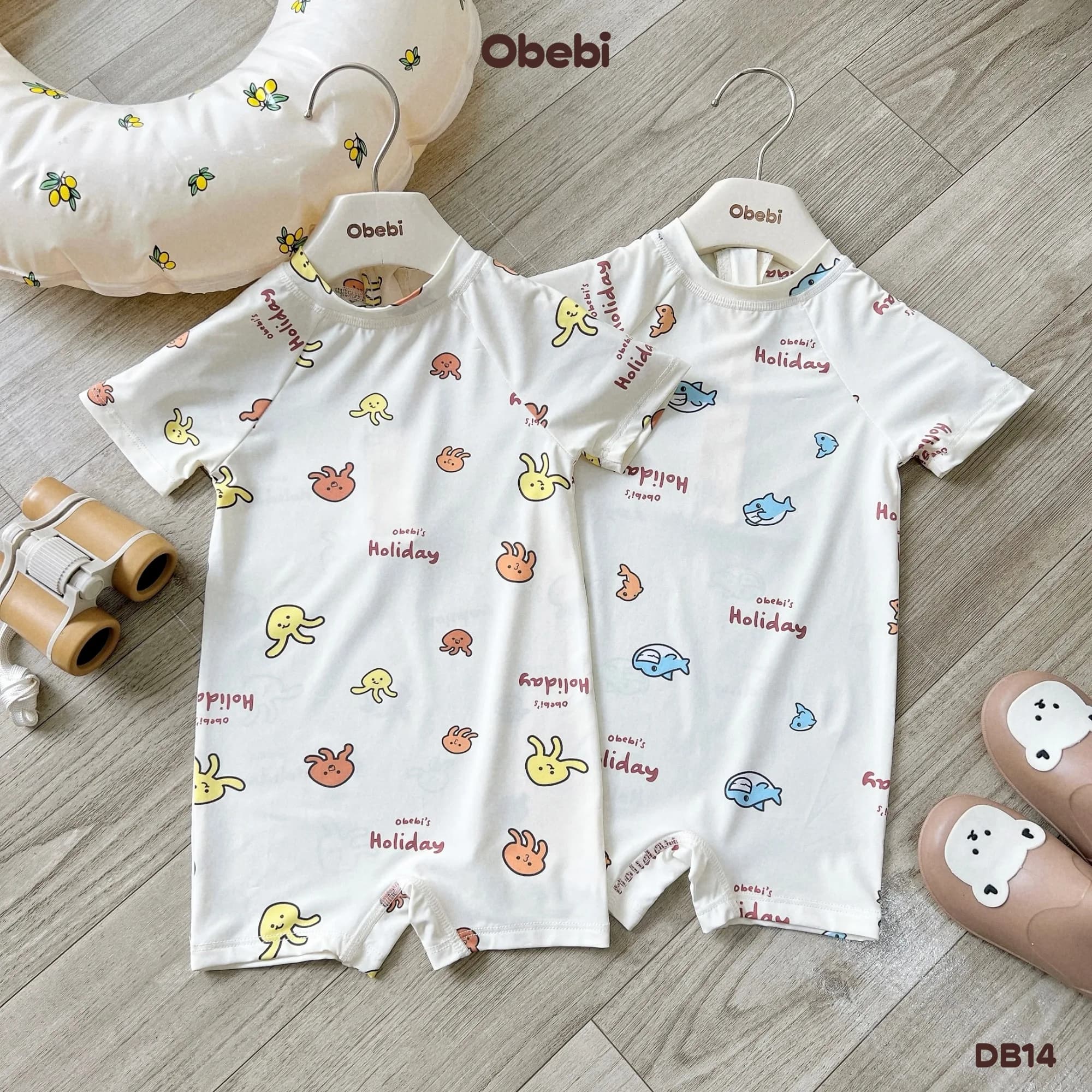DB14 – Đồ bơi liền trẻ em mùa hè họa tiết Holiday’s Obebi